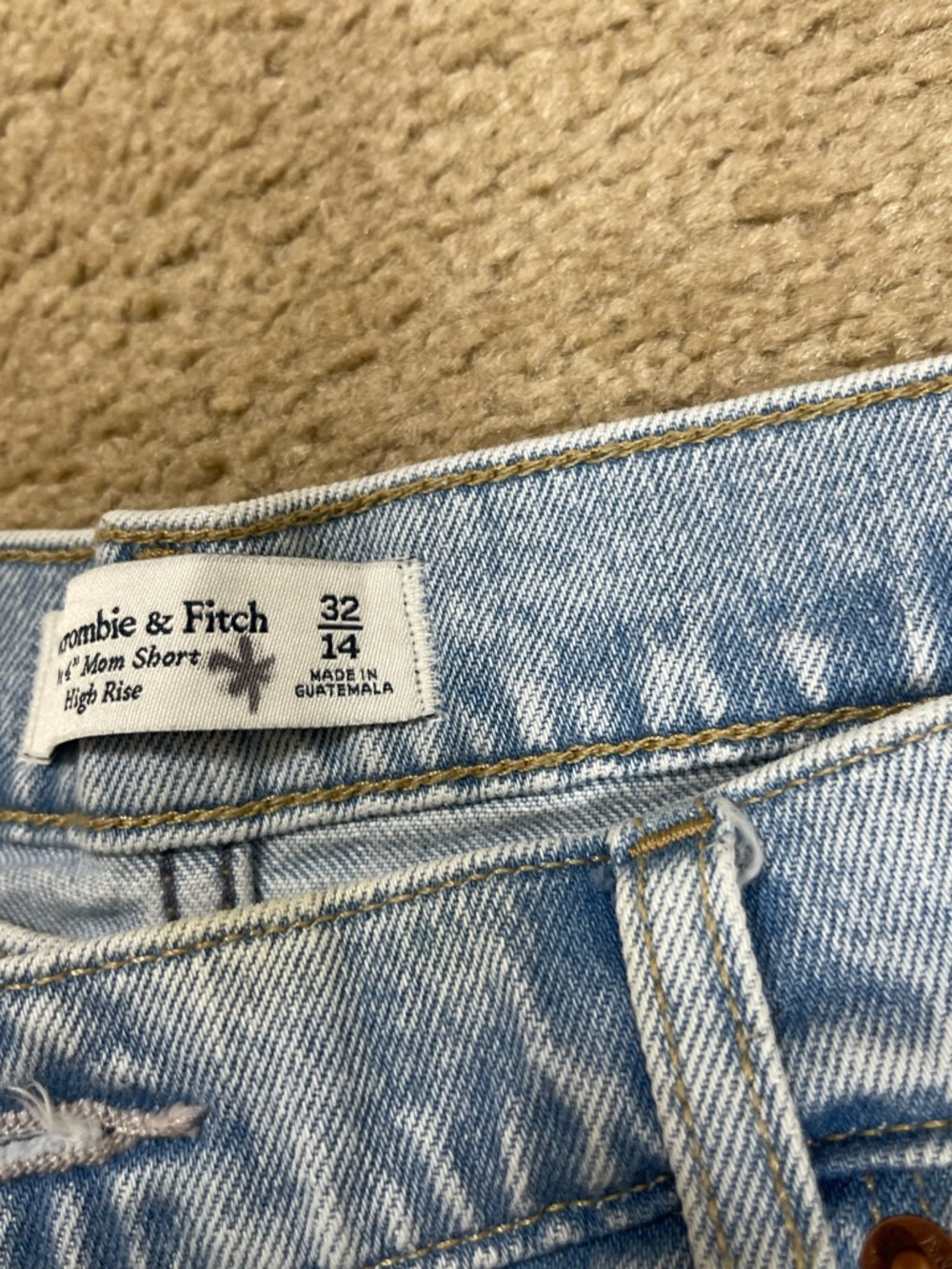 Abercrombie & Fitch 4’ Mom High Rise Light Blue Denim Jean Shorts - Picture 3 of 12